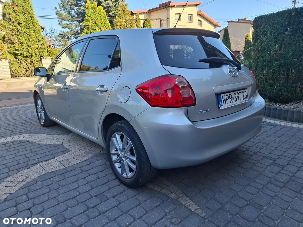 Toyota Auris - 5