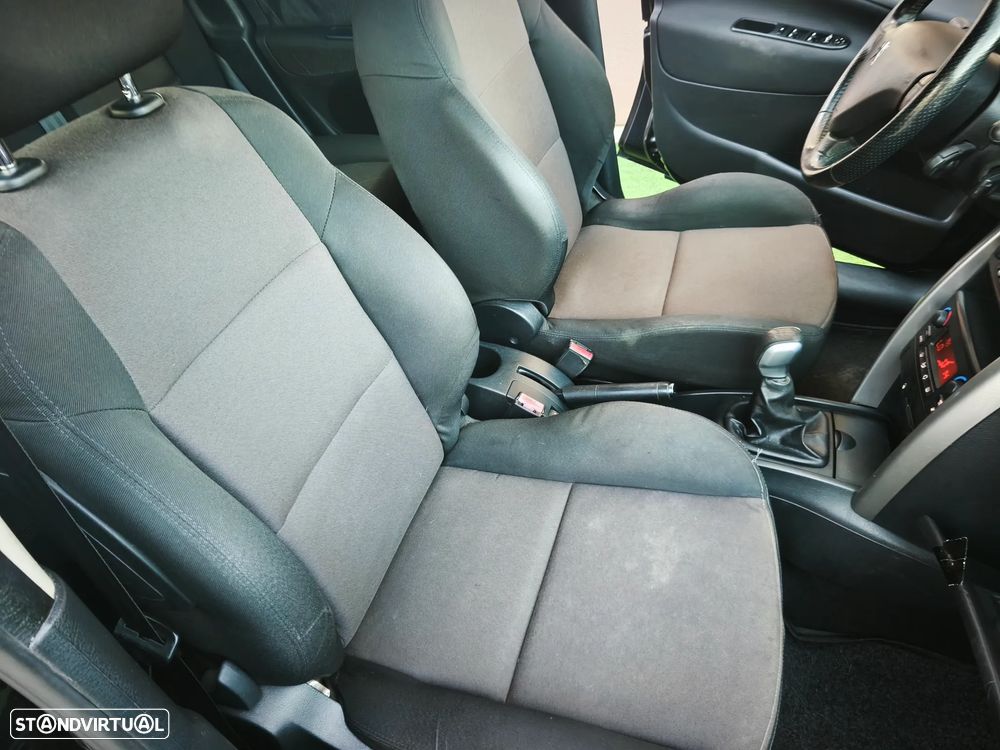 Peugeot 207 SW 1.4 Premium - 24