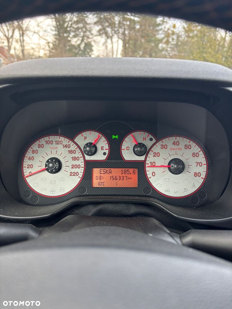 Fiat Punto 1.4 16V Dynamic - 10