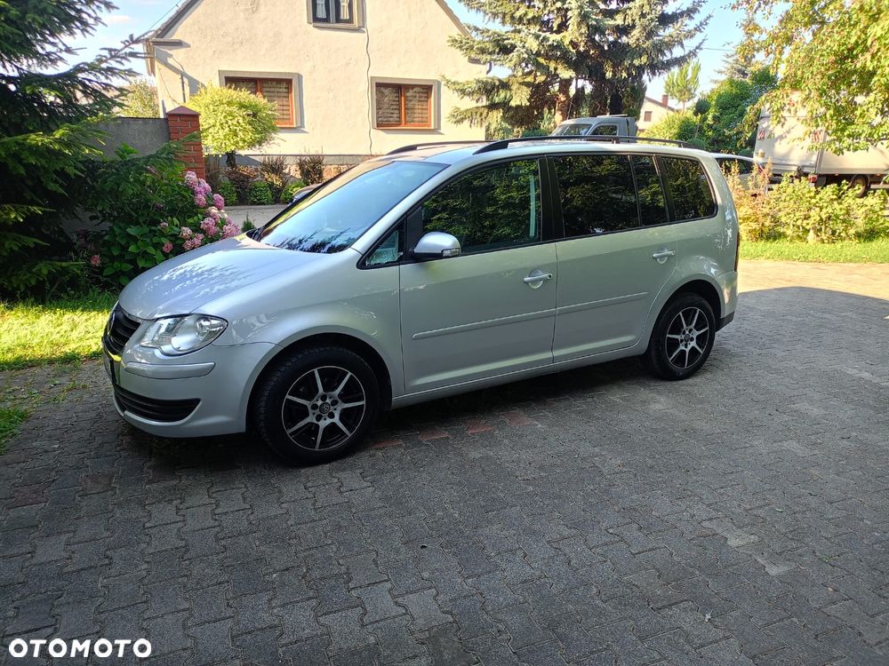 Volkswagen Touran - 2