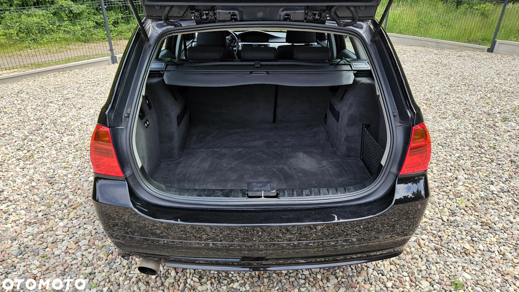 BMW Seria 3 318i Touring - 21