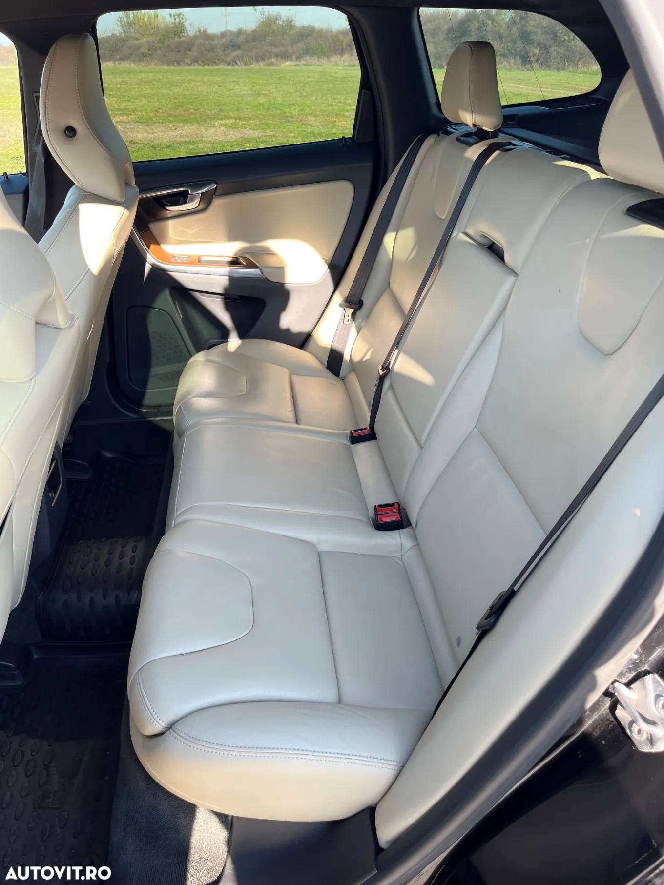 Volvo XC 60 D5 AWD Aut. Momentum - 3