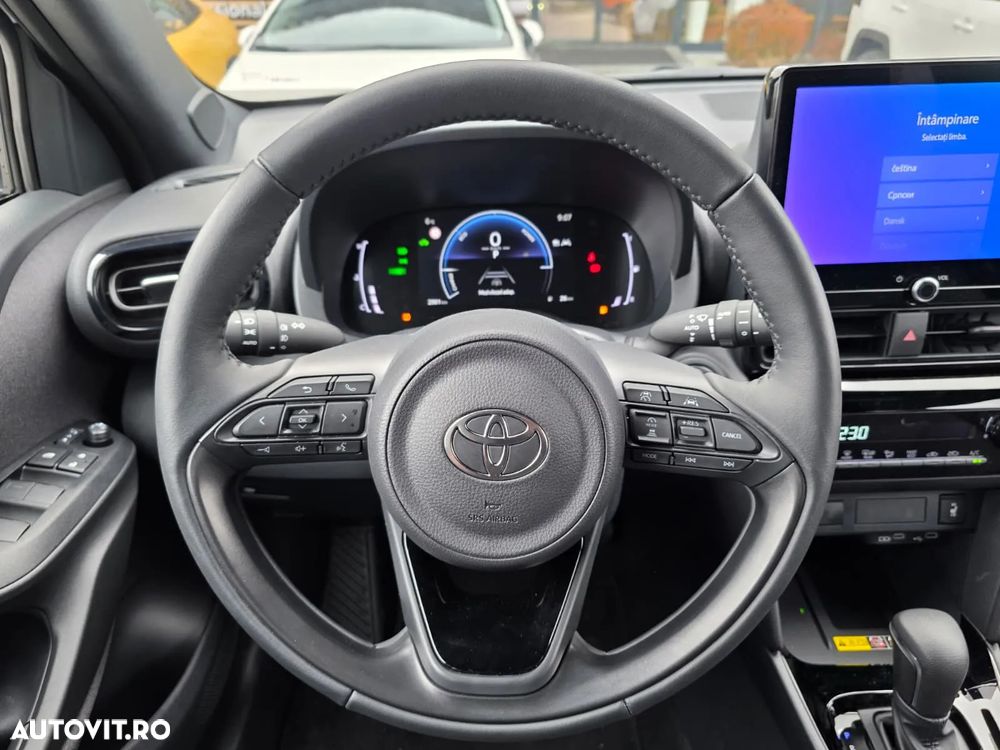 Toyota Yaris Cross 1.5 VVT-i HSD 4x2 Dynamic - 8