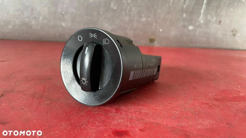 Włącznik świateł Volkswagen Polo IV 9N3 6Q0941531C - 1