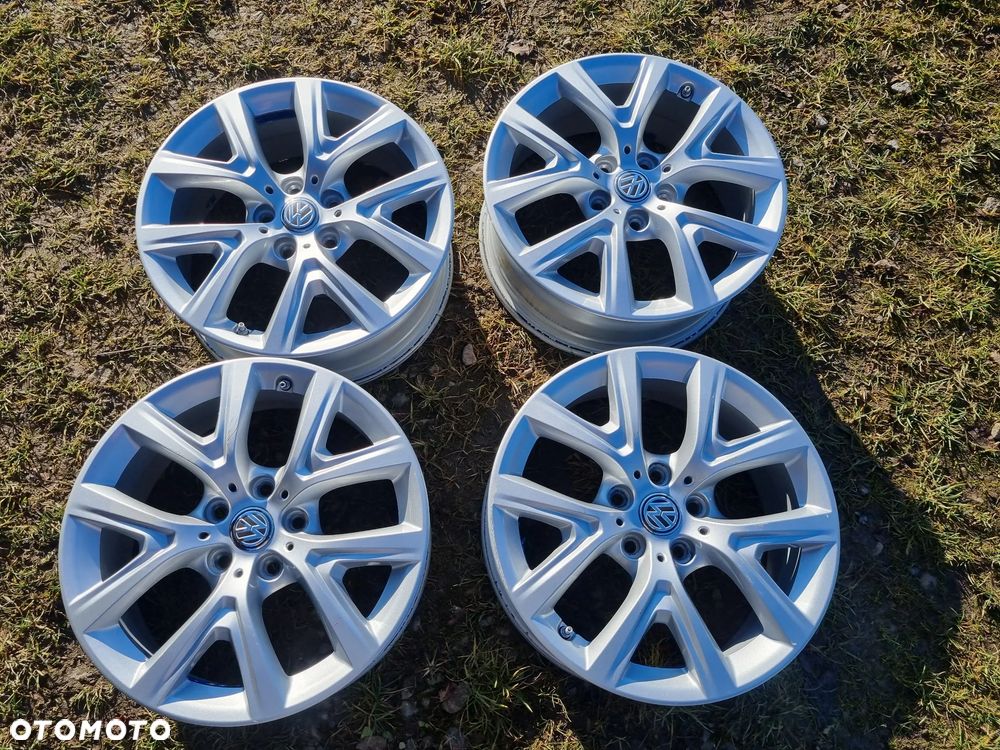 VW 3C8 PASSAT, AUDI Q3,Q2,SKODA ,SEAT 6.5X17 ET39 5X112 bdb stan - 1