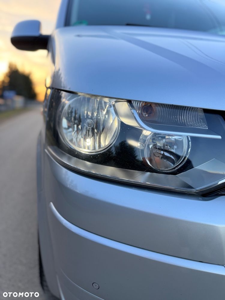 Volkswagen Caravelle - 17