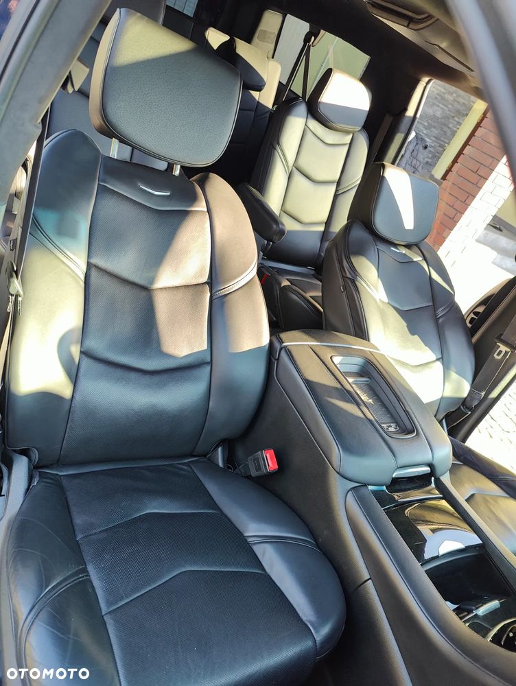 Cadillac Escalade - 19