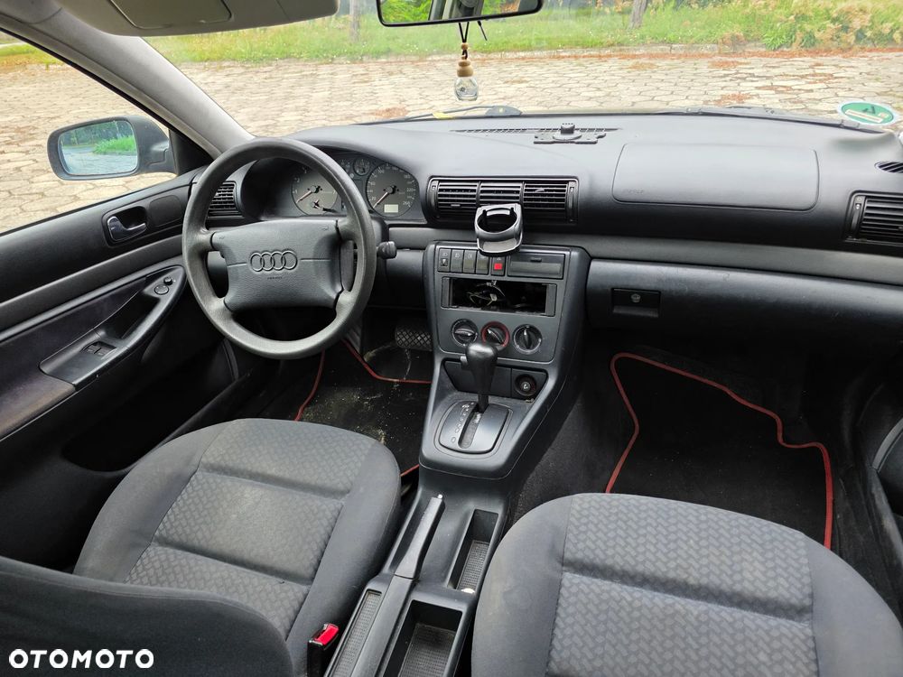 Audi A4 Limousine - 9