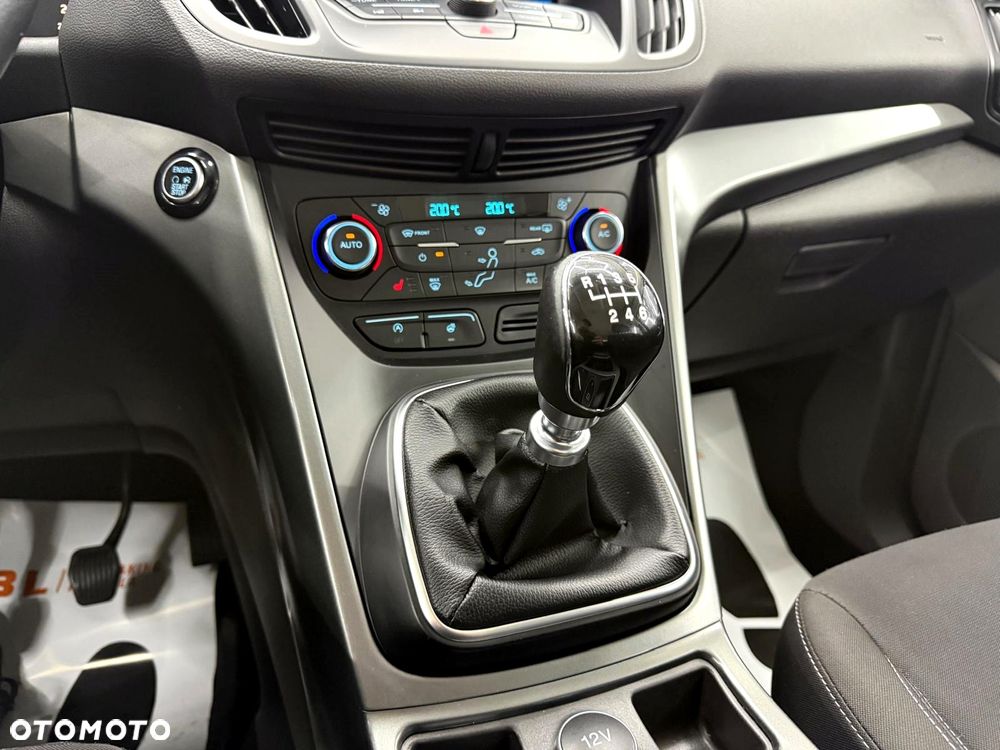 Ford Kuga 1.5 EcoBoost 2x4 Titanium - 23