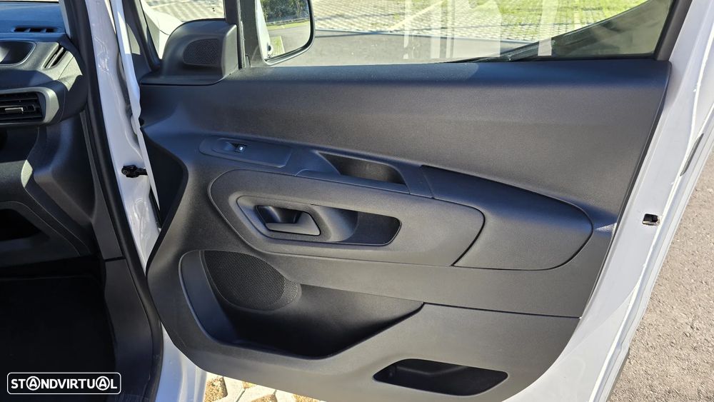 Peugeot PARTNER STANDARD 1.5 BLUEHDI 100 3P - 40