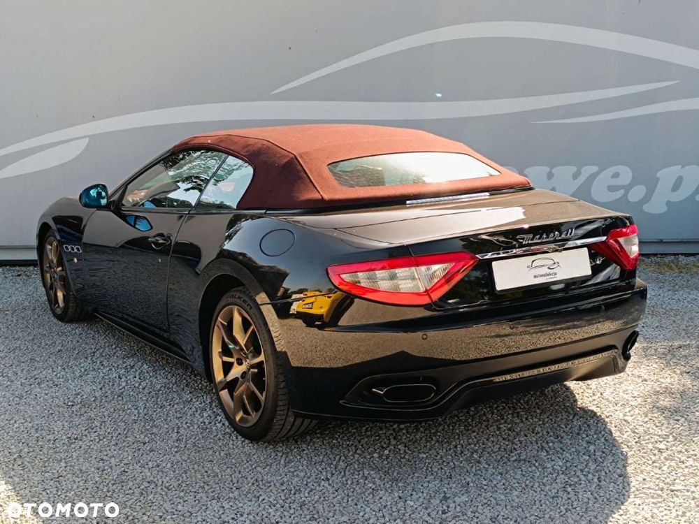 Maserati GranCabrio - 17