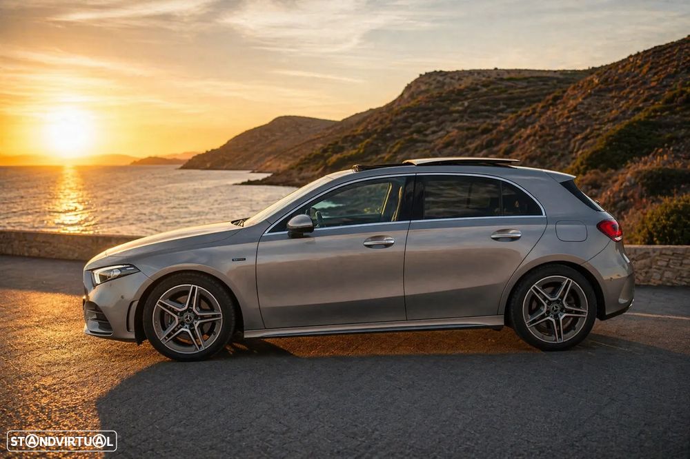 Mercedes-Benz A 250 e 8G-DCT AMG Line - 4