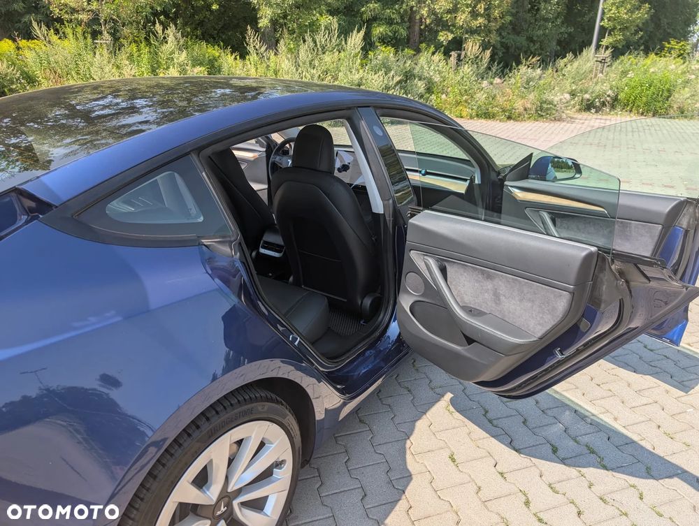 Tesla Model 3 - 11