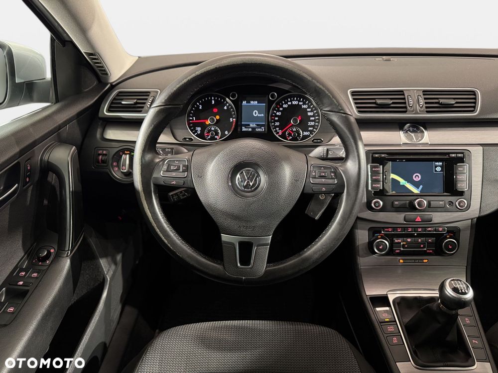 Volkswagen Passat Variant - 16