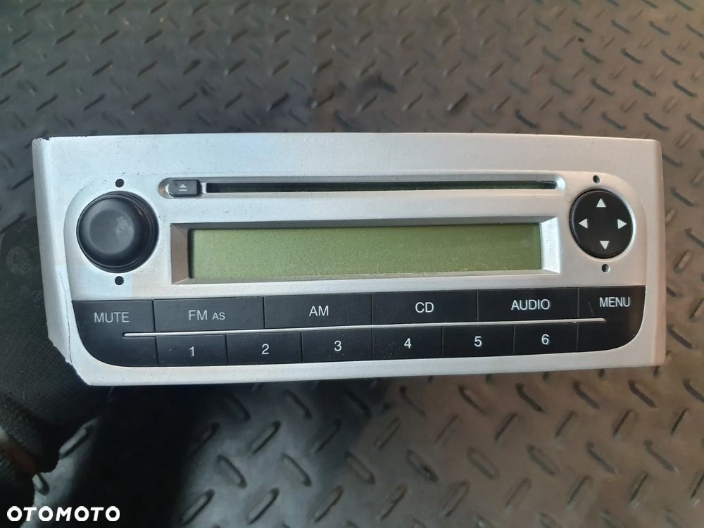 RADIO CD FIAT GRANDE PUNTO 735446970  + KOD - 1