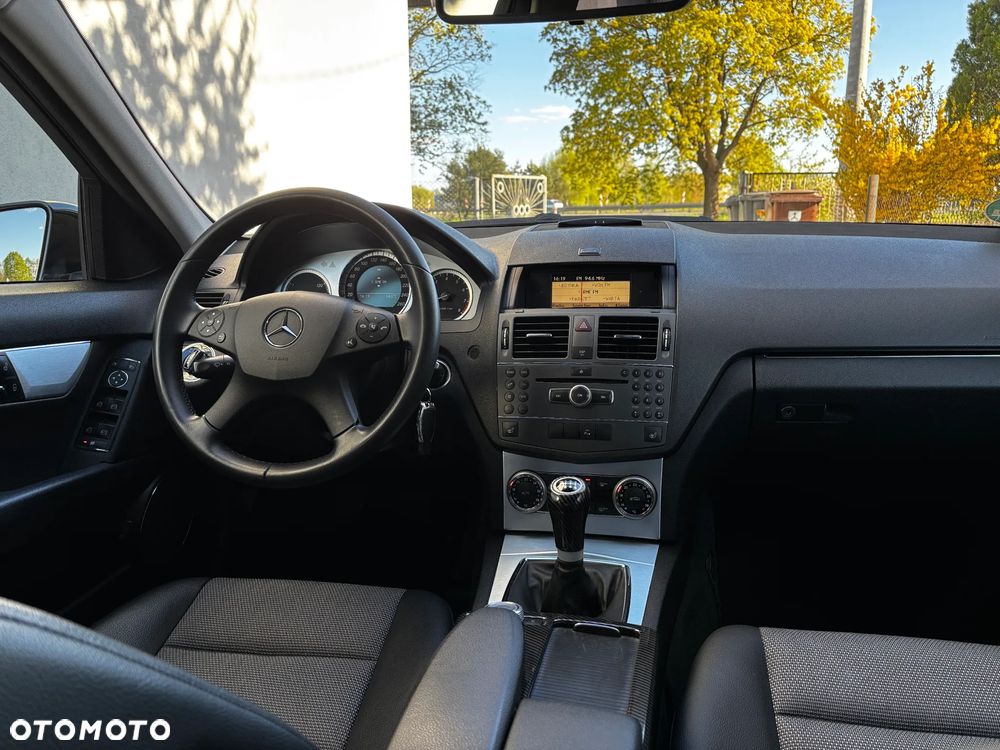 Mercedes-Benz Klasa C 180 Kompressor Avantgarde - 28