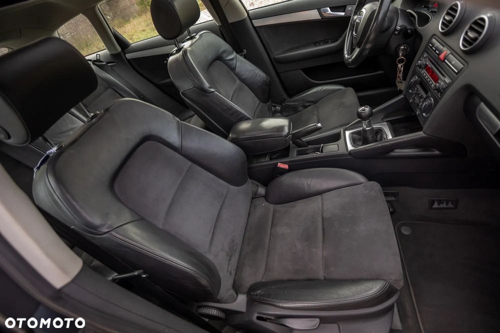 Audi A3 Sportback 1.6 FSI S line Sportpaket plus - 21