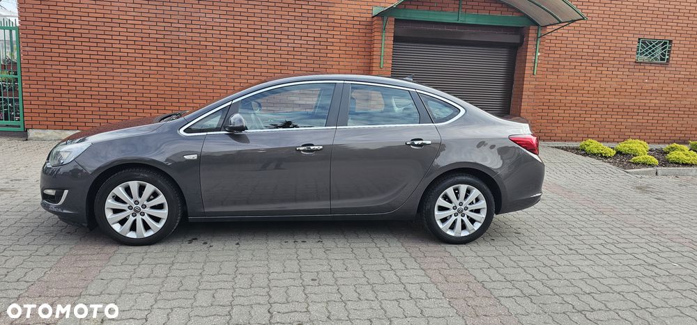 Opel Astra 1.4 T Cosmo - 2