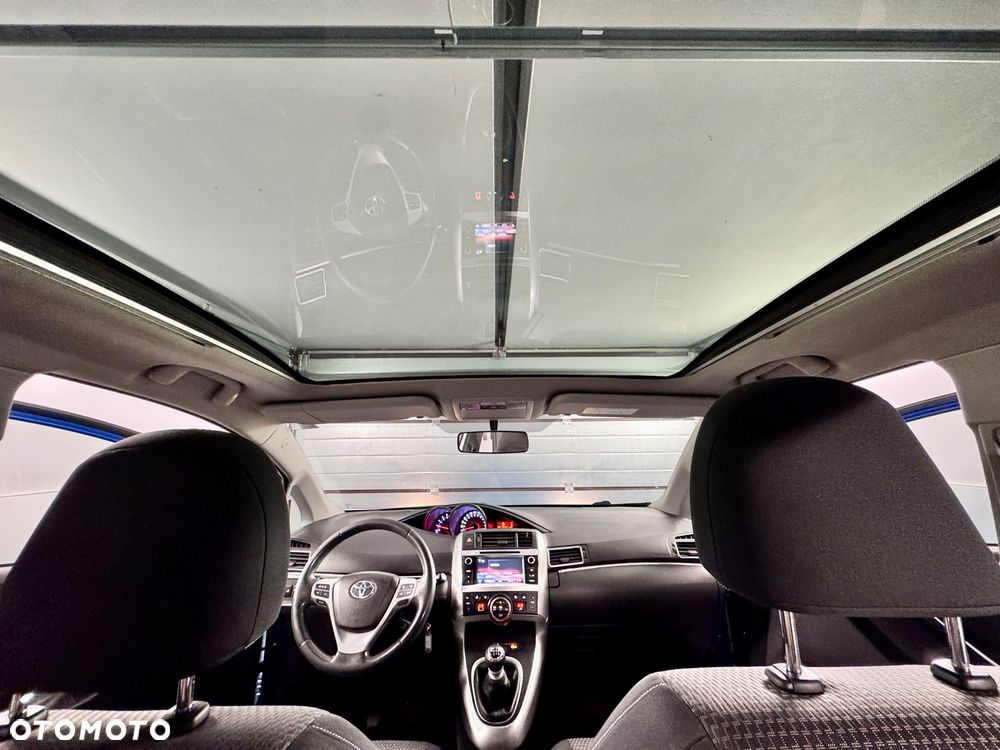 Toyota Verso 1.6 D-4D Prestige - 23