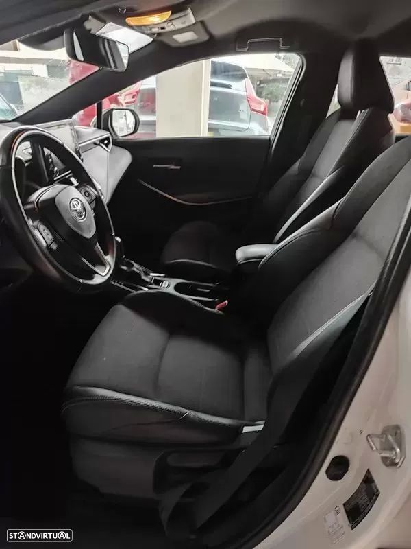 Toyota Corolla Touring Sports 1.8 Hybrid Comfort+P.Sport - 13