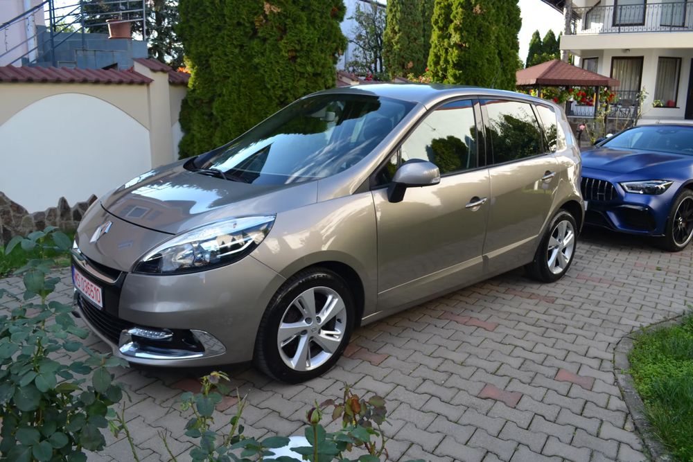 Utilizat Renault Scenic 2012 - 5 800 EUR, 198 000 km - Autovit.ro