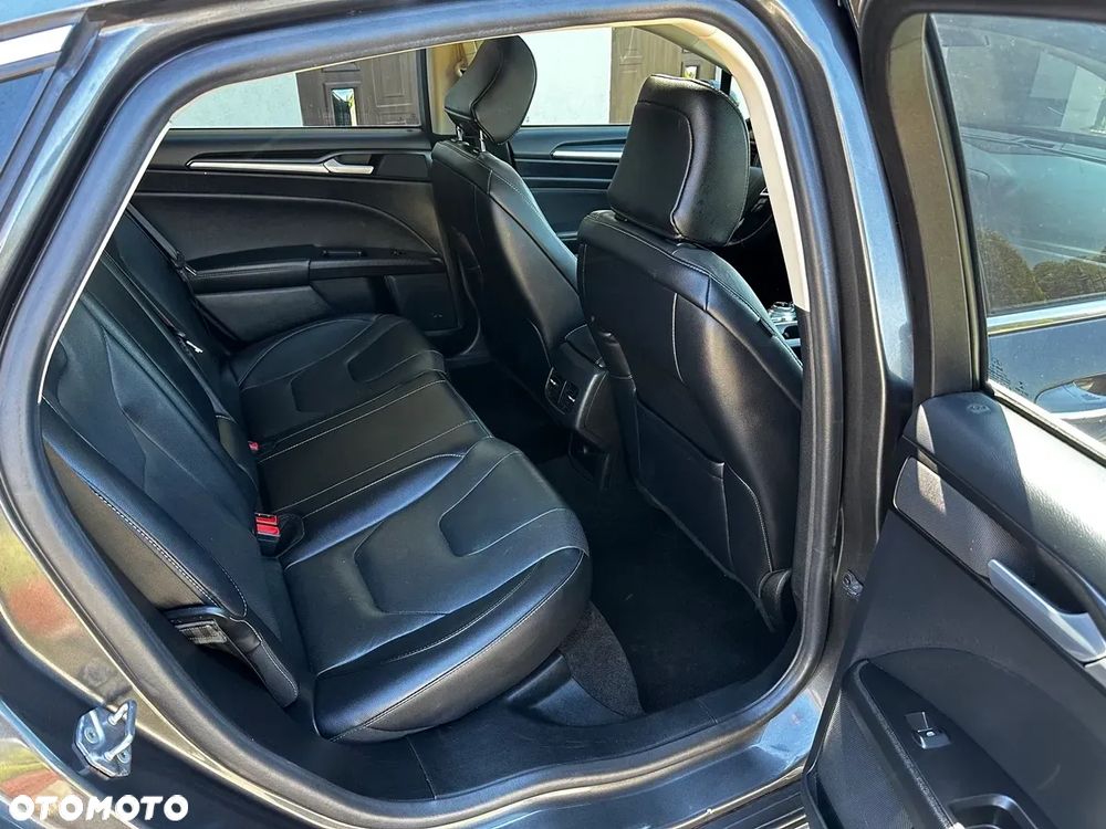 Ford Mondeo 2.0 EcoBoost Titanium - 25