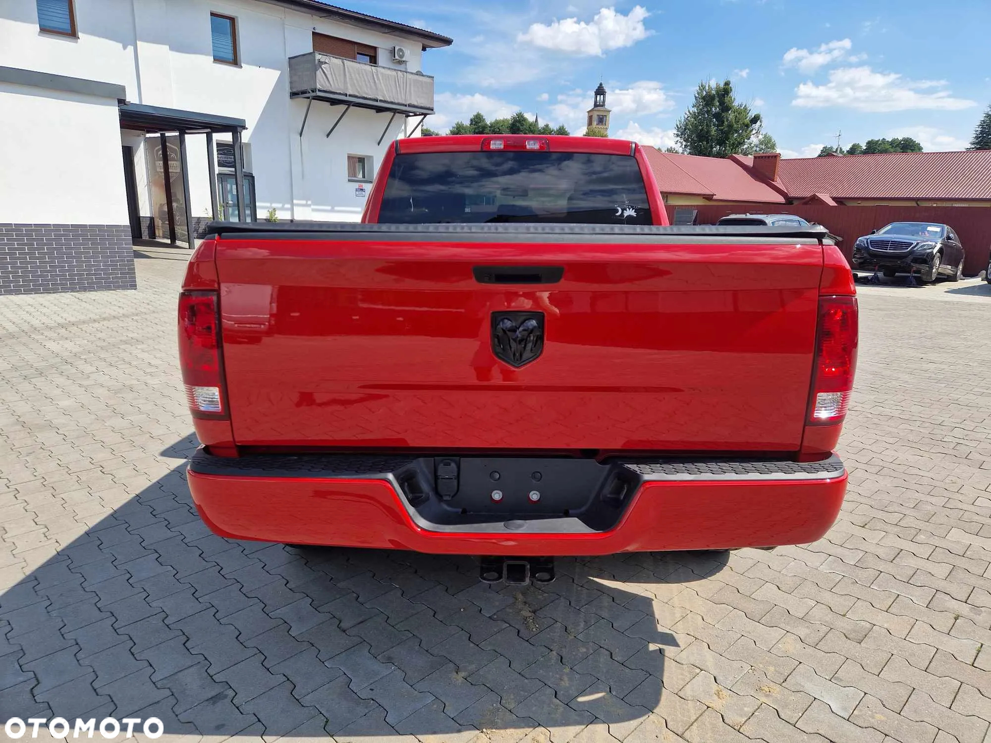 Dodge RAM - 12