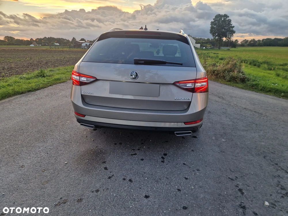 Skoda Superb 2.0 TDI SCR Ambition - 6