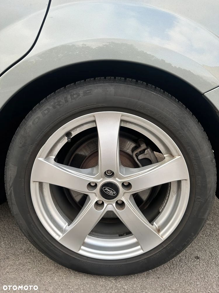 Ford Mondeo 2.3 Ghia - 13