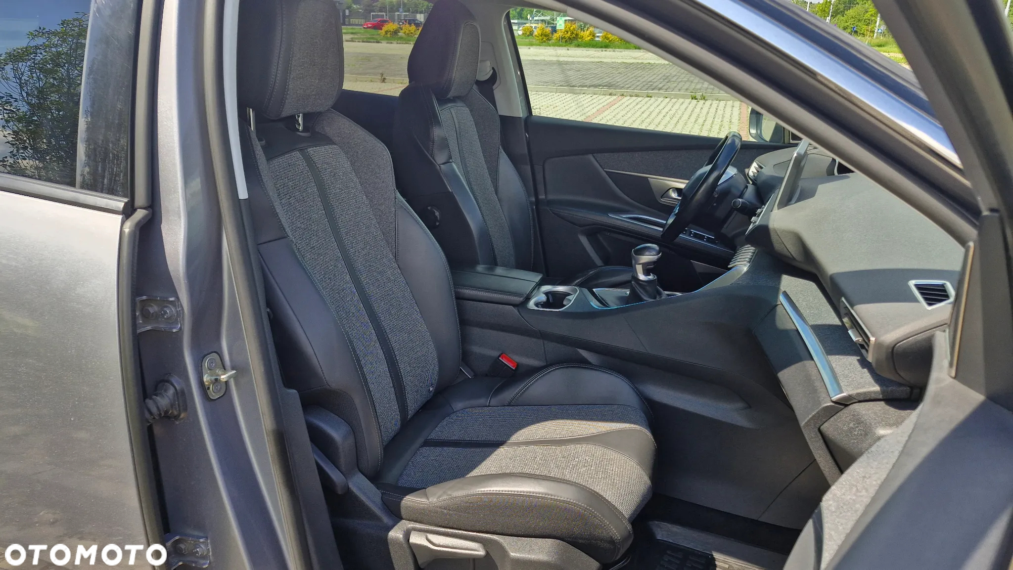 Peugeot 3008 1.6 BlueHDi Allure S&S - 22