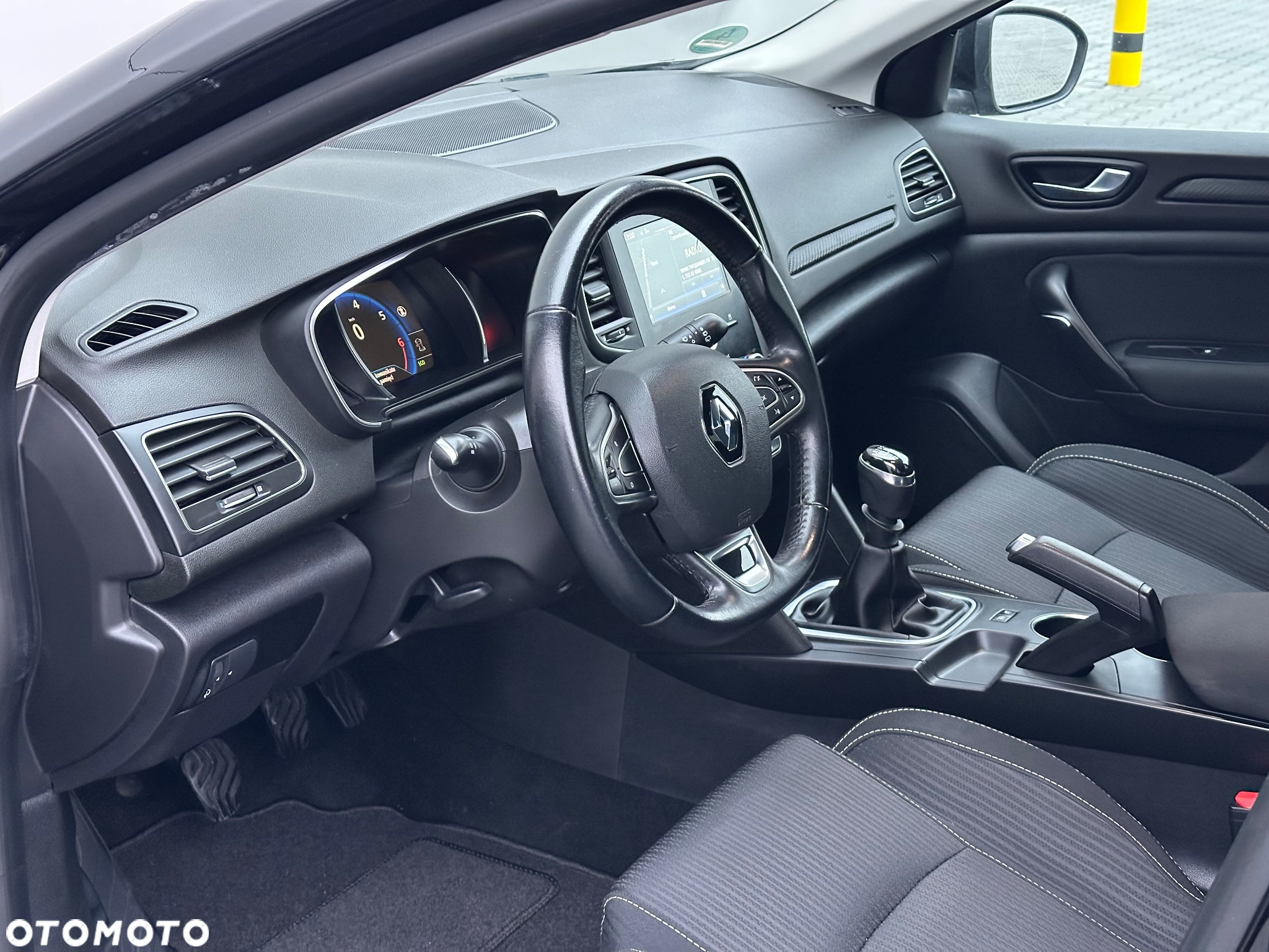 Renault Megane Grandtour ENERGY TCe 130 BUSINESS - 17