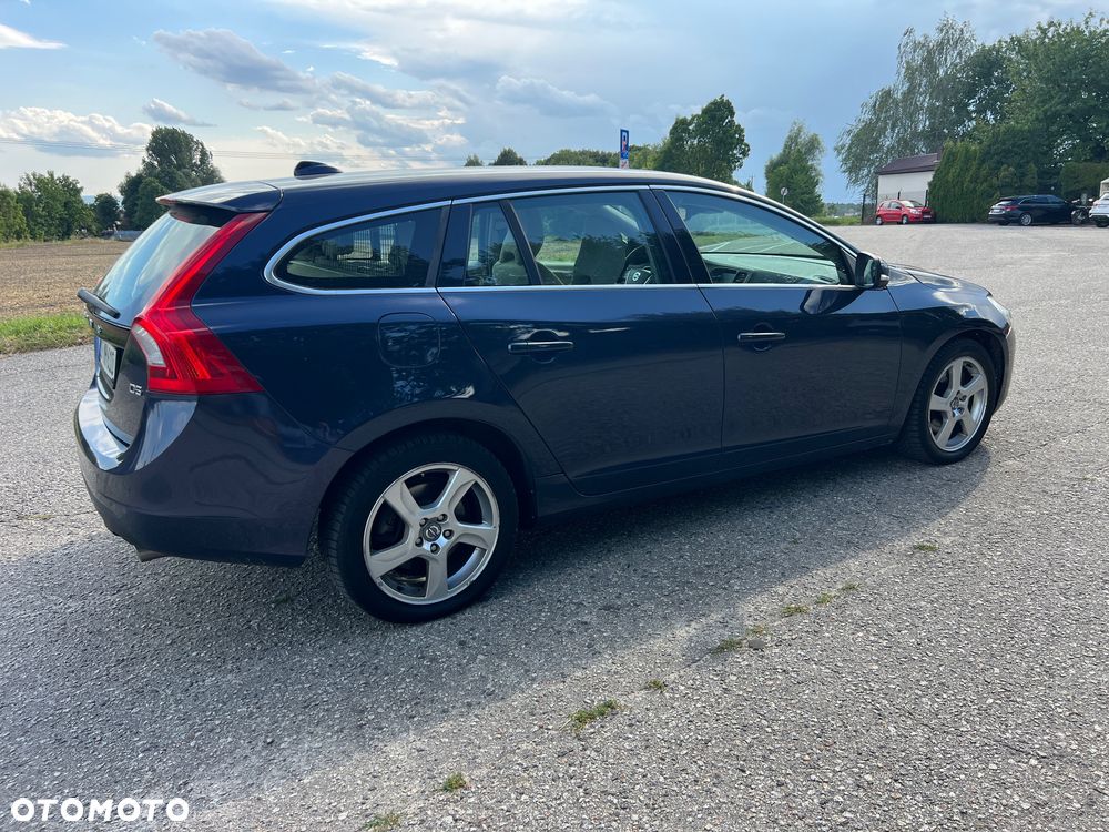 Volvo V60 D5 Momentum - 3
