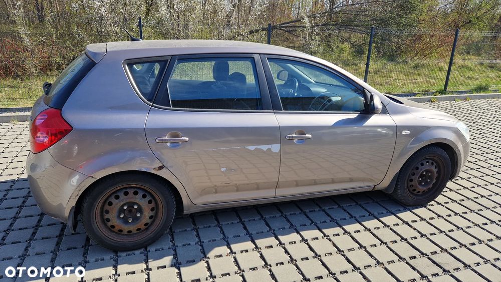 Kia Ceed 1.6 Crdi Comfort - 27