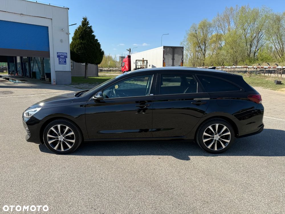 Hyundai i30 1.6 CRDI DCT Intro - 12