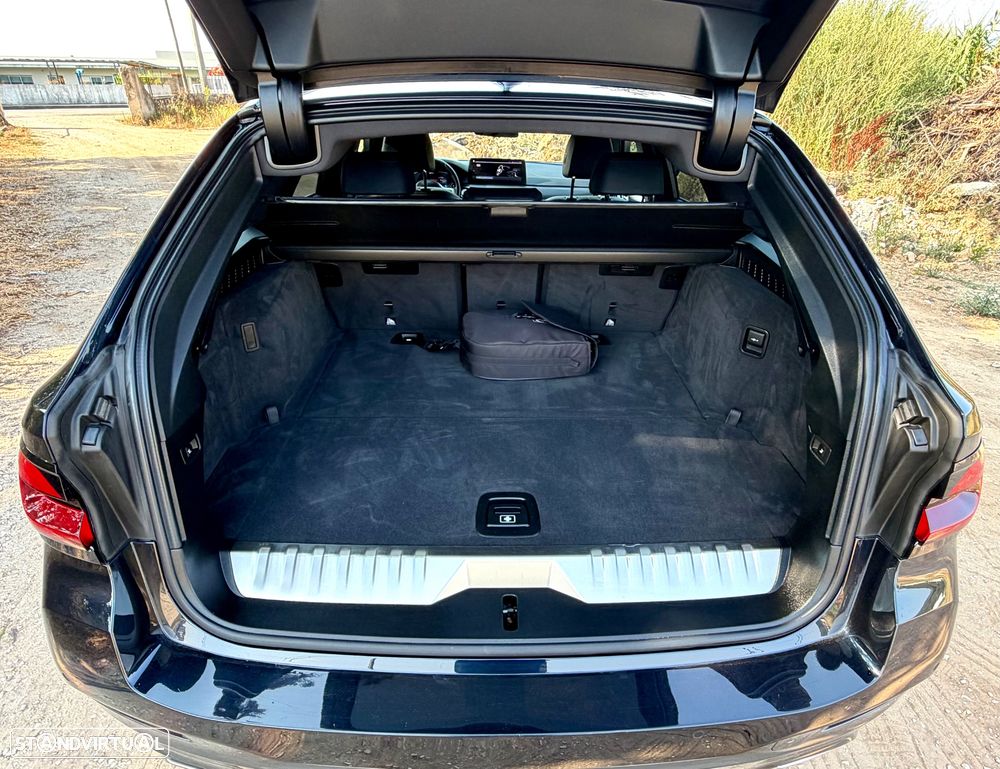 BMW 530 e Pack Desportivo M - 39