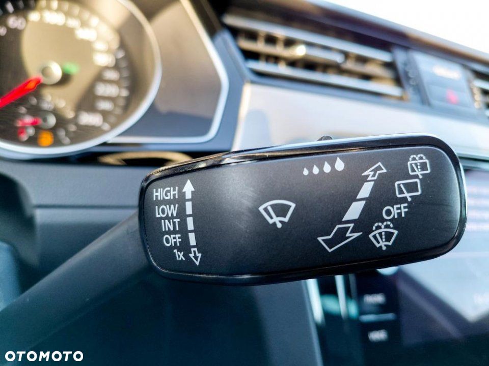 Volkswagen Passat - 23