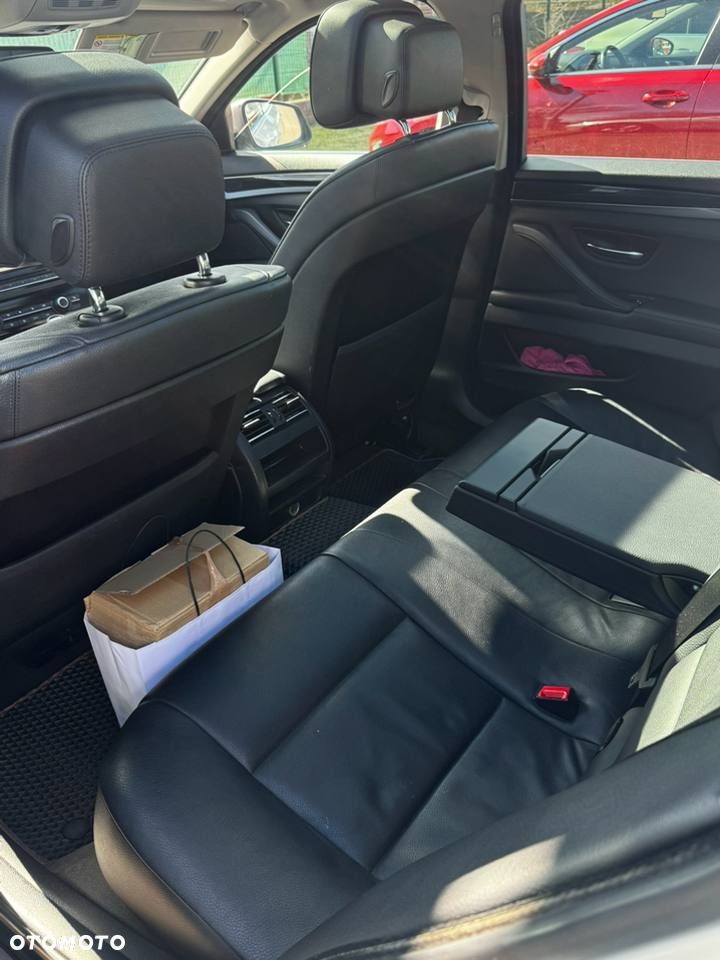 BMW Seria 5 520d - 23