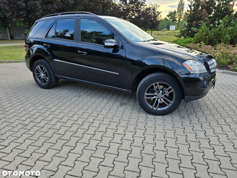 Mercedes-Benz ML 350 4-Matic - 32