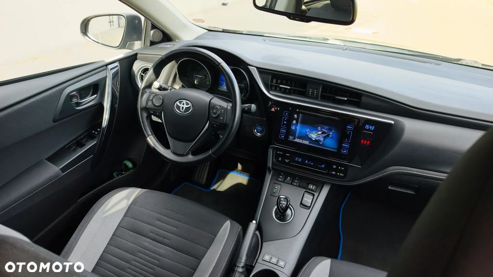 Toyota Auris 1.8 HSD Prestige - 19