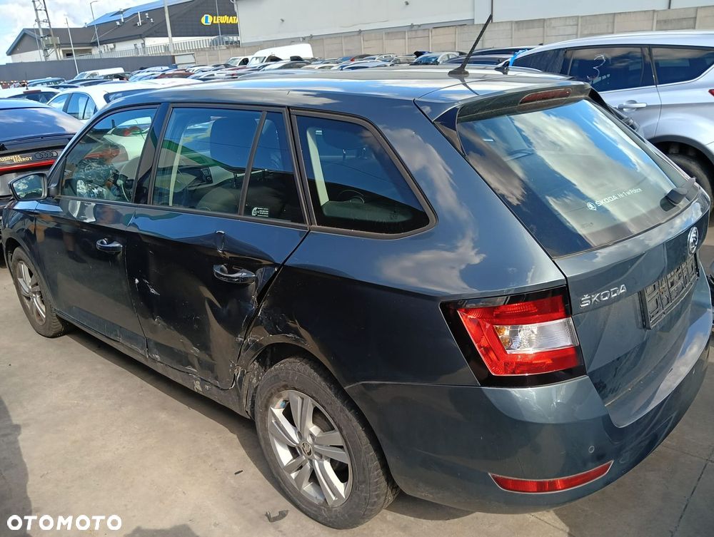Kamera Cofania (Błotnik, Kierownica, Fotele, Części Silnikowe) Skoda Fabia 1,0 Benzyna 95 Km 2019 R - 3