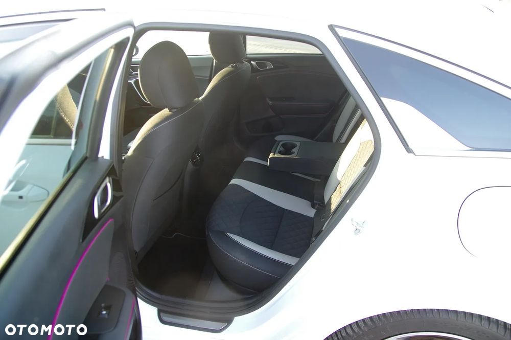 Kia ProCeed 1.6 CRDi DCT7 SCR GT LINE - 8