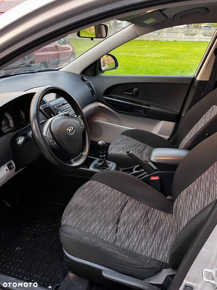 Kia Ceed Cee'd 1.4 Comfort - 21