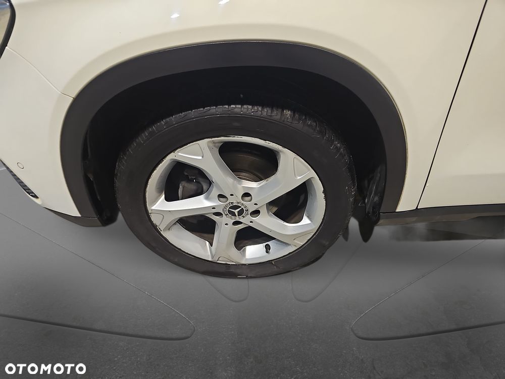 Mercedes-Benz GLA 200 7G-DCT Urban - 28
