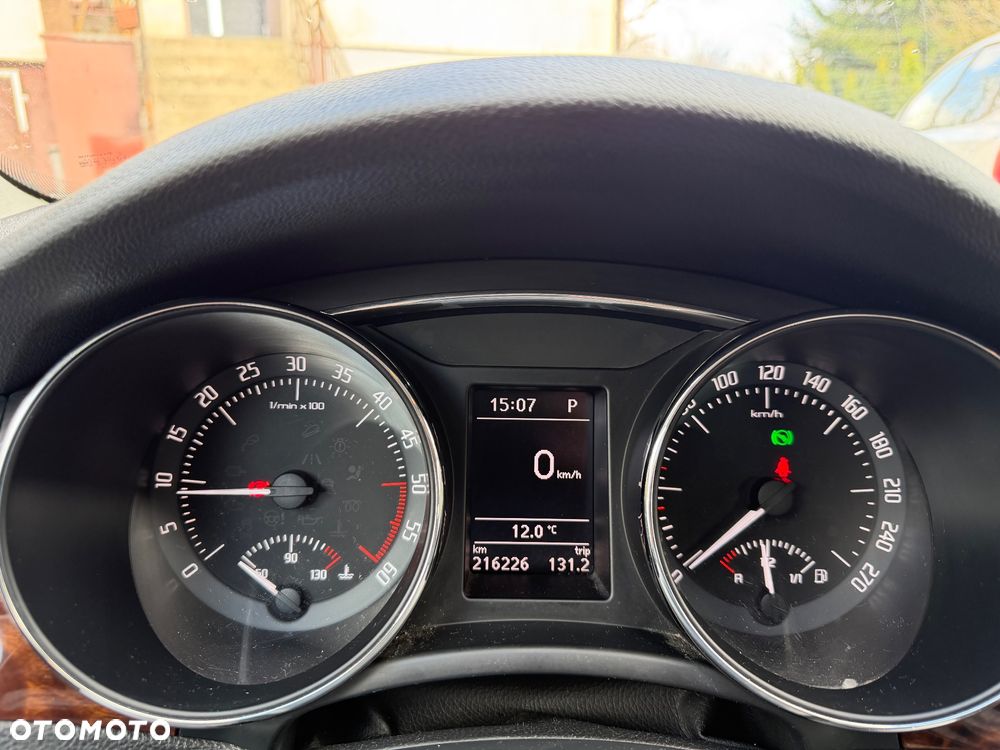 Skoda Superb 2.0 TDI Elegance DSG - 10