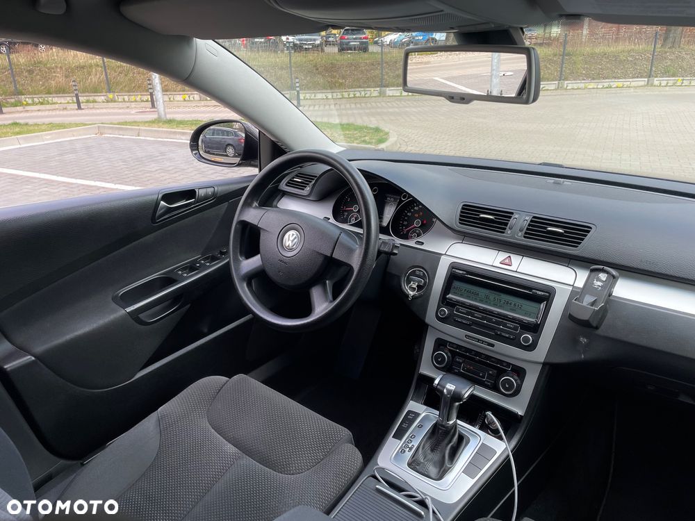 Volkswagen Passat - 12