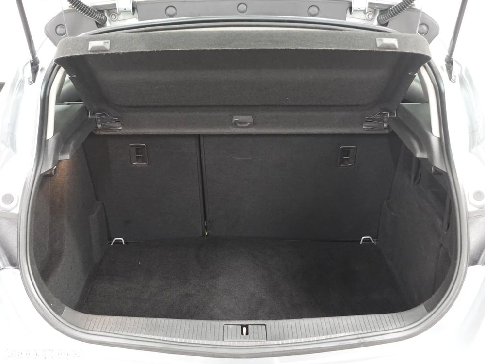 Opel Astra 1.4 Turbo 150 Jahre - 22