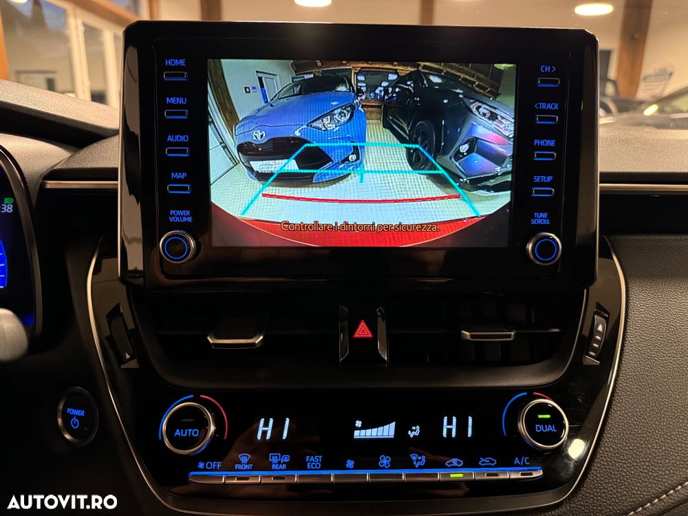 Toyota Corolla 1.8 Hybrid Team Deutschland - 21