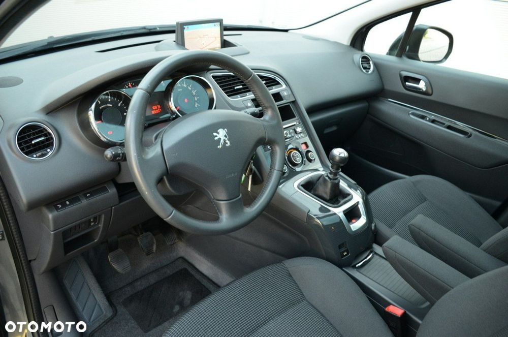 Peugeot 5008 - 24
