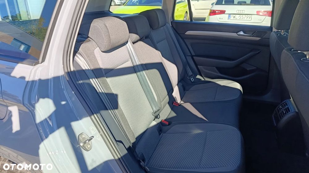 Volkswagen Passat 2.0 TDI SCR Style DSG - 24