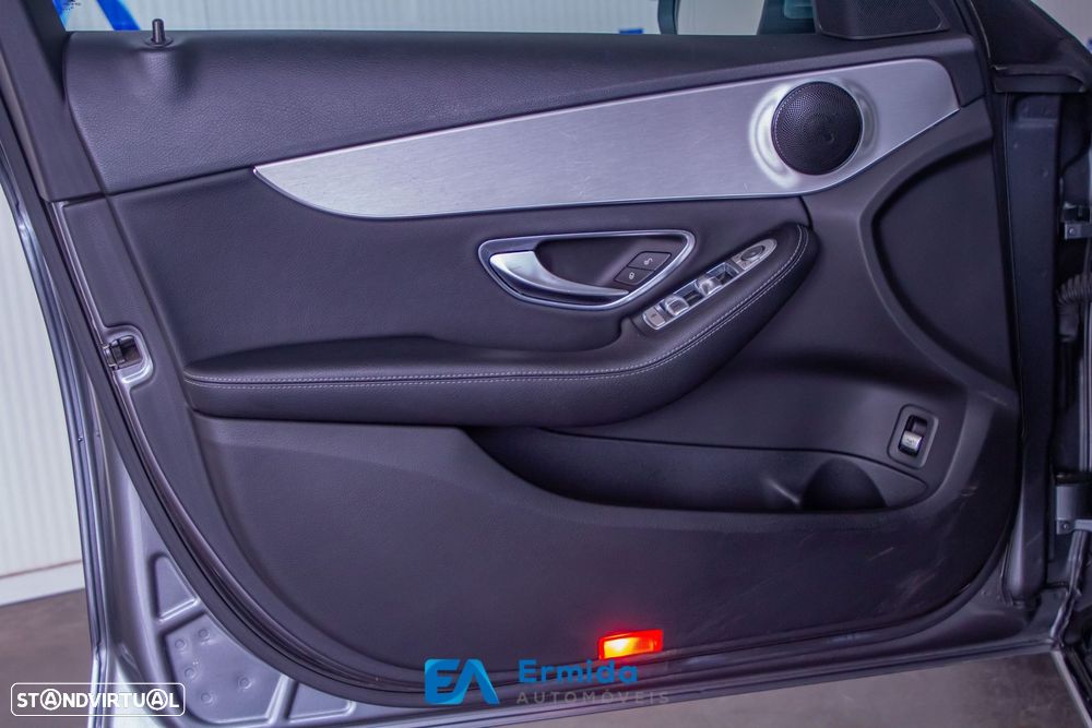 Mercedes-Benz C 350 - 33